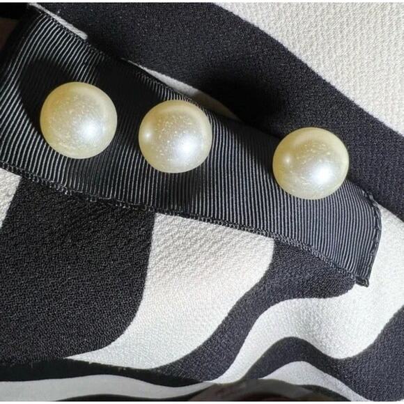 Zara Black and Cream Long Sleeve Top with Pearl Detail Size Medium - Picture 4 of 10